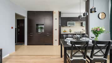 Comfort Apartment | Dining