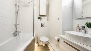Comfort Apartment | Bathroom