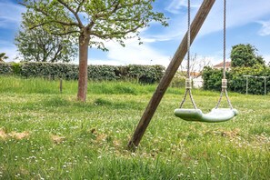 Property grounds - Holiday Home “Charmante Maison De La Lizarde” with Private Terrace (Le Grand-Village-Plage)