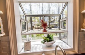 Interior - 4BR Family Retreat Near Annapolis w/ Large Yard (Annapolis)