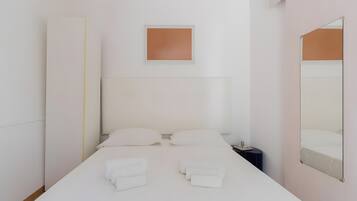 WiFi, bed sheets, wheelchair access