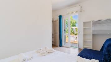 WiFi, bed sheets, wheelchair access