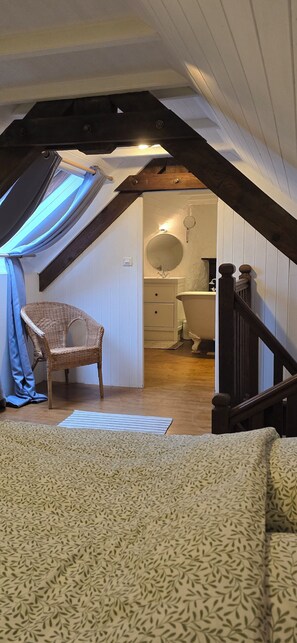 Bügeleisen/Bügelbrett, kostenloses WLAN, Bettwäsche