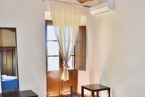 Interior - Casalappi 3-bedroom apartment with garden (Campiglia Marittima)