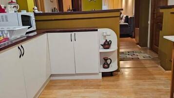 Appartamento familiare, balcone | Interni