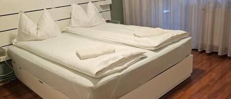 Perhehuoneisto, parveke | Pimennysverhot, ilmainen Wi-Fi