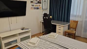 遮光カーテン、WiFi (無料)