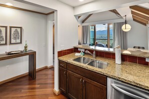 Interior - NEW! Luxury Penthouse Suite at Suncadia |Panoramic Views (Cle Elum)