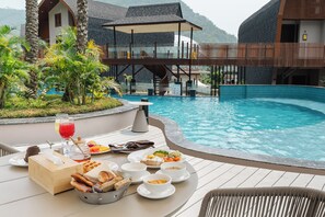 Free daily full breakfast - Latauli Sanctuary (Kalika)