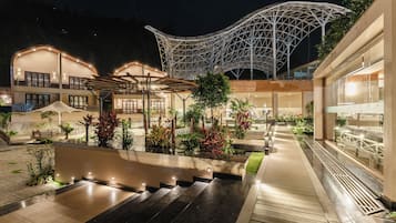 Fachada del alojamiento - Noche