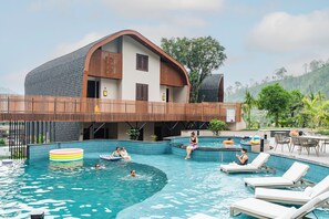 Outdoor pool - Latauli Sanctuary (Kalika)