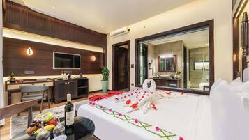 Deluxe Room | Egyptian cotton sheets, premium bedding, down comforters