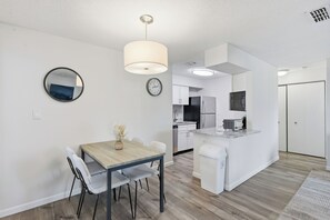 Dining - Your Modern Escape at 502 (Louisville)