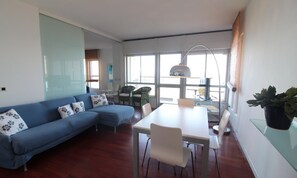 公寓, 2 間臥室, 陽台, 海景 | 客廳