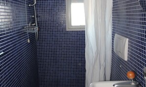 Apartment, 2 Bedrooms, Balcony, Ocean View | Bathroom - Spacious Apartment With sea View (Lignano Sabbiadoro)