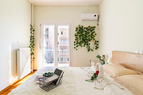 2 bedrooms, iron/ironing board, Internet, bed sheets