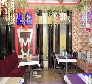 Dining - M K Hotel And Restaurant (Jammu)