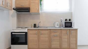 Frigorifero, microonde, forno, macchina per tè/caffè