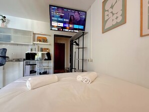 1 bedroom, free WiFi, bed sheets - 'GoldPath' Passau-Central-Pizzaria-Coffee-Innpromenade-Uniwiese-WipuTV (Passau)