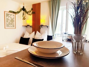 1 bedroom, free WiFi, bed sheets - 'GoldPath' Passau-Central-Pizzaria-Coffee-Innpromenade-Uniwiese-WipuTV (Passau)