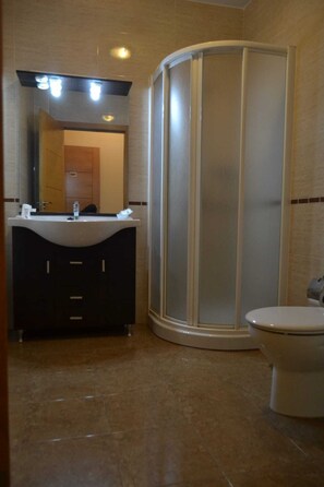 Apartment | Bathroom - Hostal Ruralis Altozano (Montánchez)