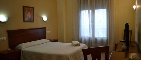 Habitación doble | Wifi gratis y ropa de cama