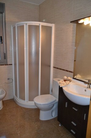 Double Room | Bathroom
