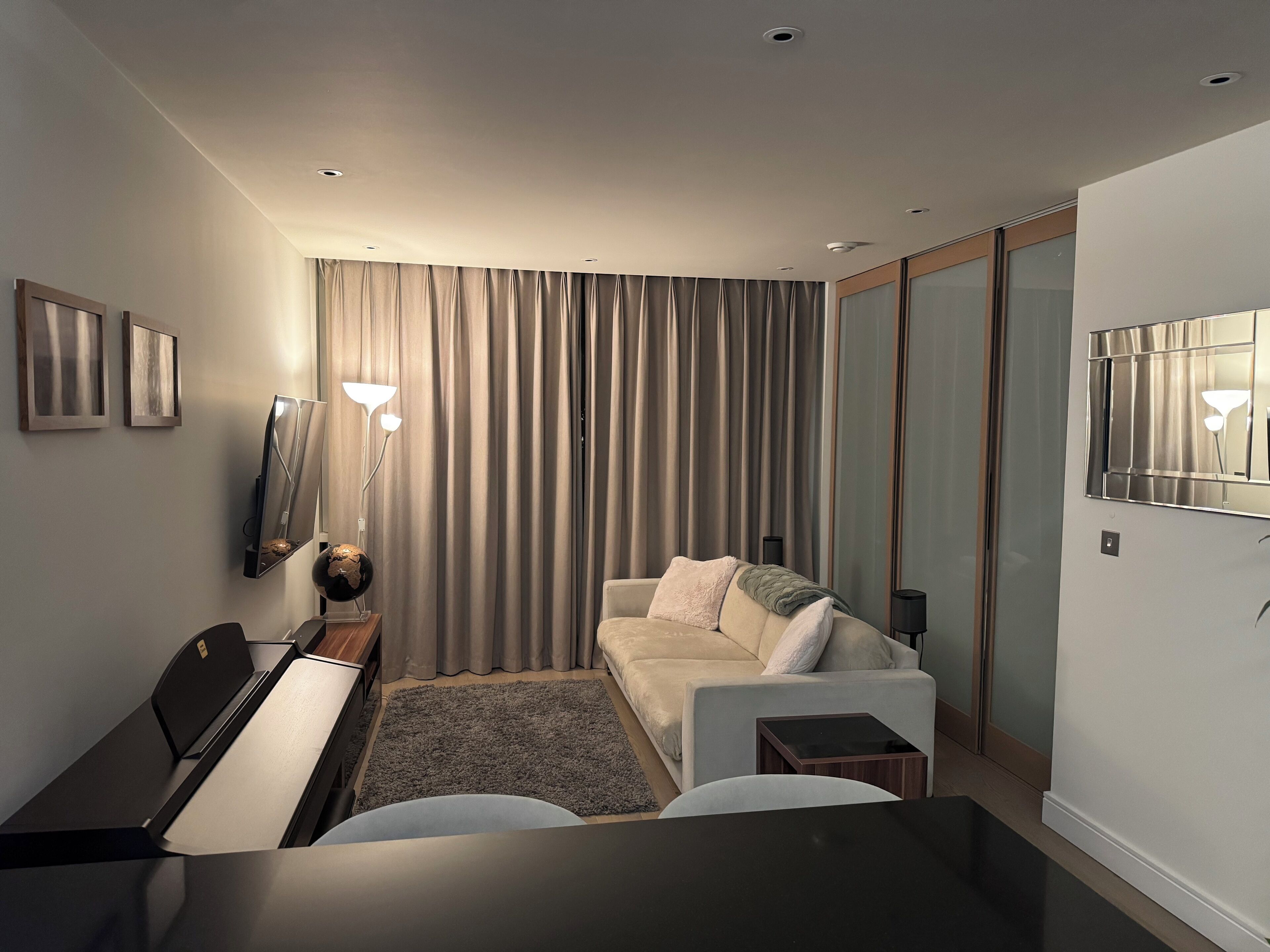 تلفزيون ذكي، كُتُب، ستيريو