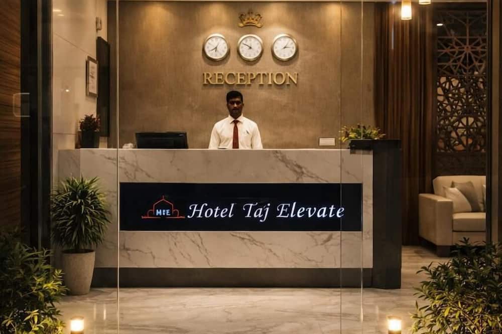Hotel Taj Elevate