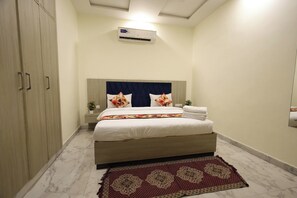 Deluxe Double Room | Individually decorated, individually furnished, desk, laptop workspace - Hotel Taj Elevate  (Agra)