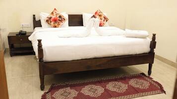 Habitación Deluxe doble | Escritorio y espacio para trabajar con un portátil