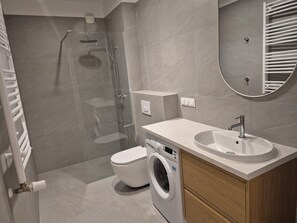 Departamento clásico | Baño | Amenidades de baño gratuitas, secadora de cabello, toallas, jabón 