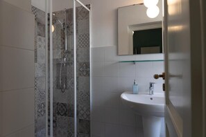 Appartamento, 1 camera da letto | Bagno | Doccia, asciugacapelli, asciugamani