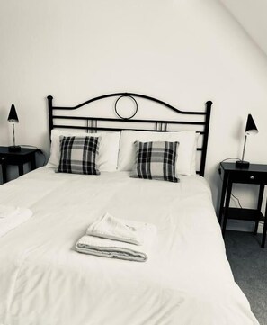 Classic Double Room | Free WiFi - The Well Country Inn (Scotlandwell)