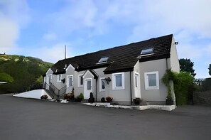 Exterior - The Well Country Inn (Scotlandwell)