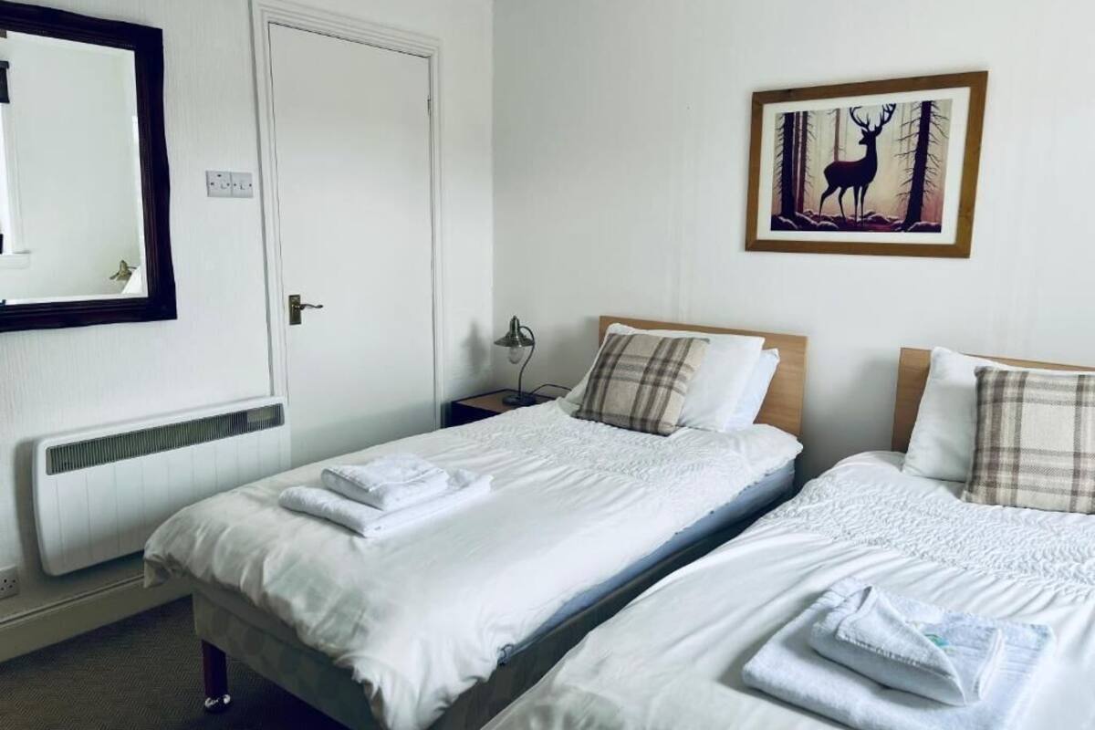 Classic Twin Room | Free WiFi