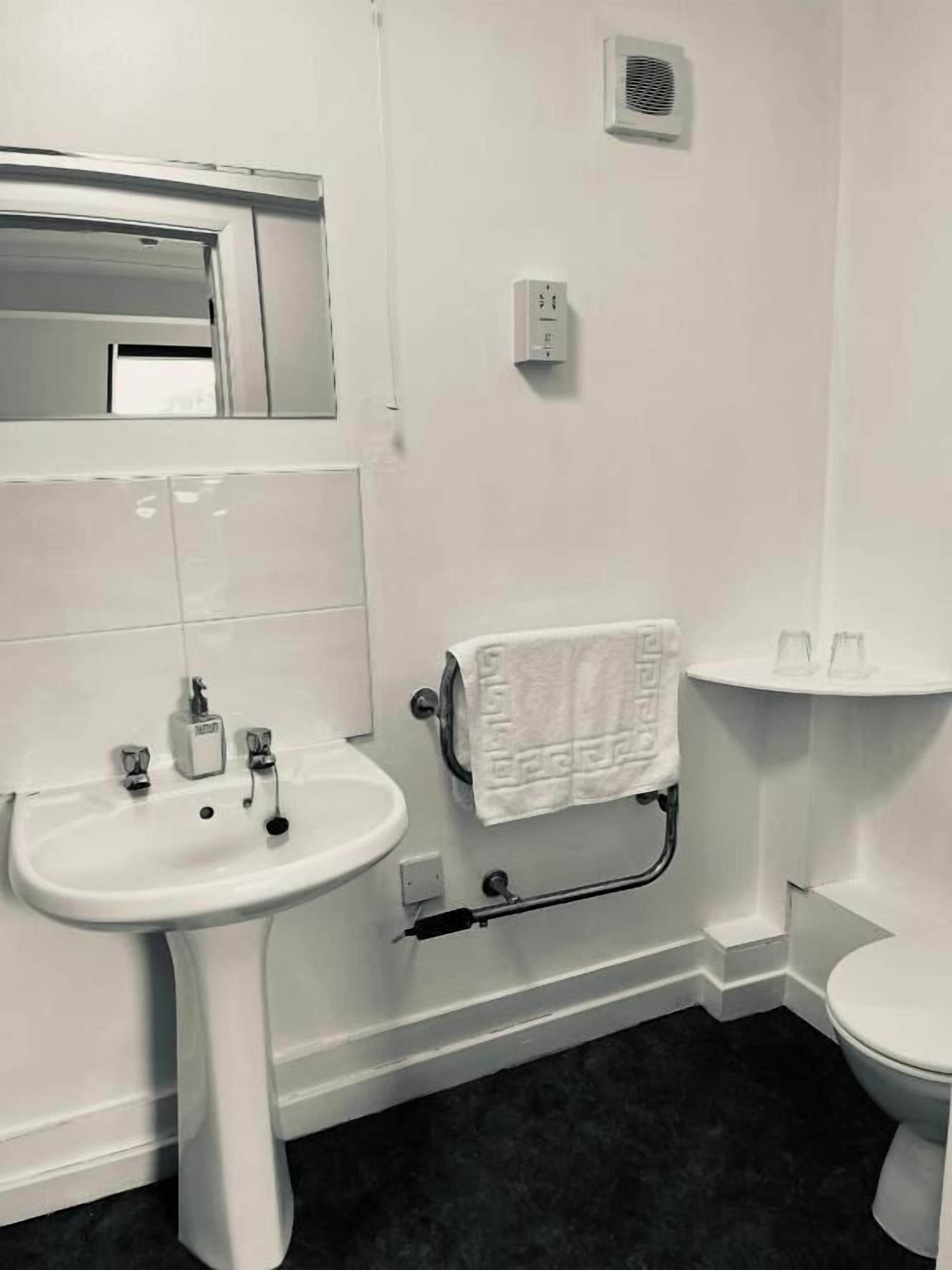 Classic Double Room | Bathroom