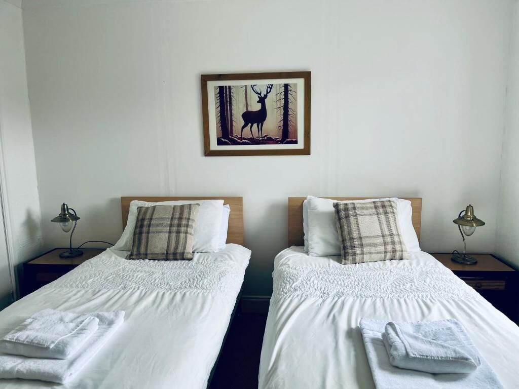 Classic Twin Room | Free WiFi