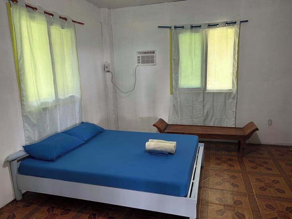 Phòng đôi Deluxe, quang cảnh một góc biển | Bàn 