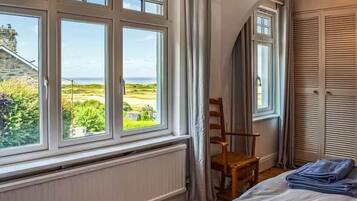 3 bedrooms, iron/ironing board, travel cot, free WiFi