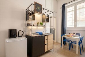 Interior - A cozy apartment with a true maritime soul (Bari)