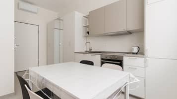 Frigorifero, lavastoviglie, tostapane