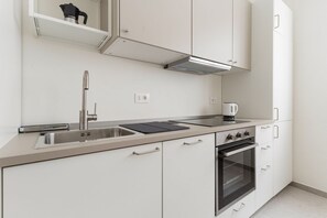 Refrigerador, lavavajillas y tostadora 