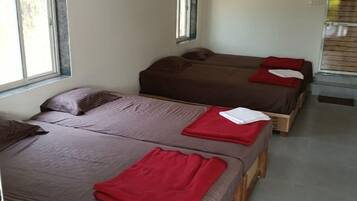 Dormitório compartilhado | Wi-Fi de cortesia, roupa de cama