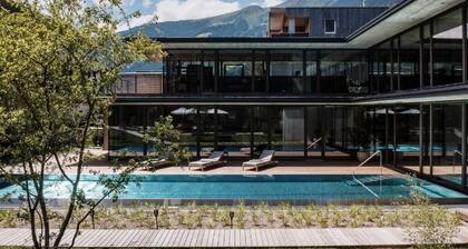 zelloon boutique hotel