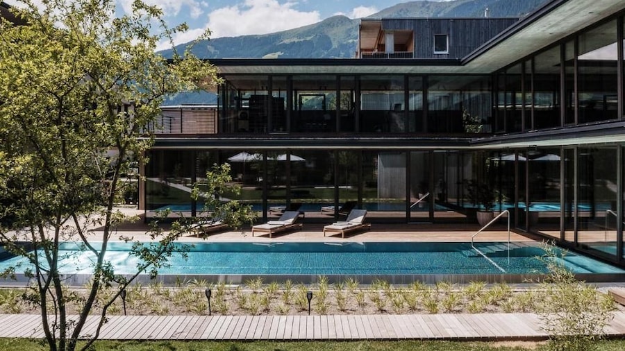 zelloon boutique hotel
