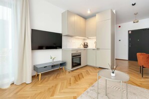Kylskåp, ugn, spishäll och diskmaskin