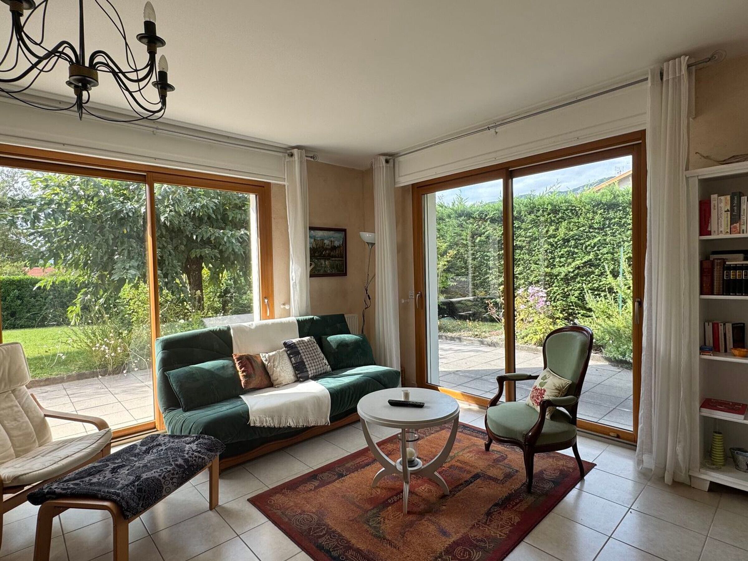 Télévision, cheminée