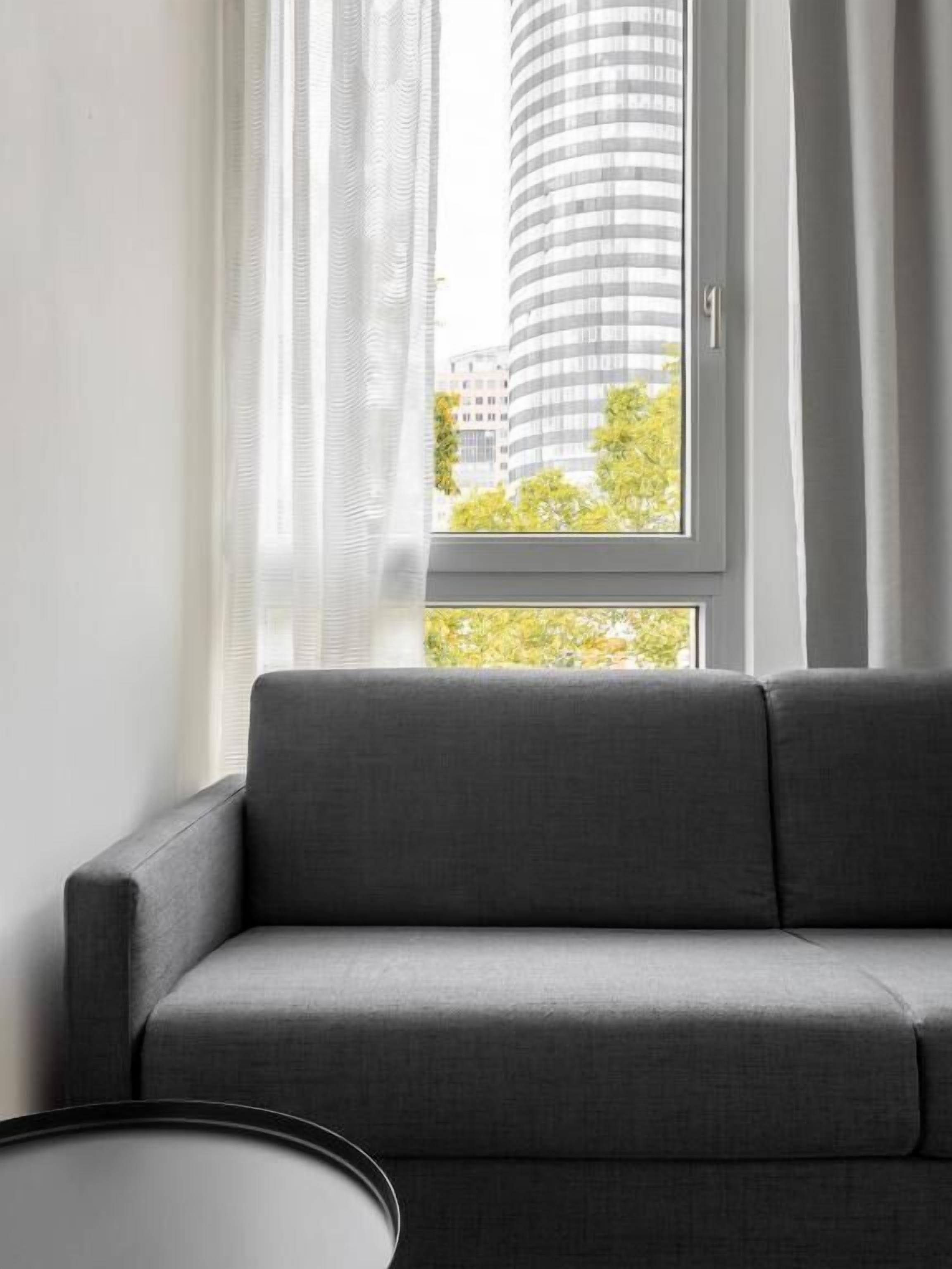 Deluxe Studio | Living area