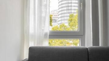 Deluxe Studio | Living area